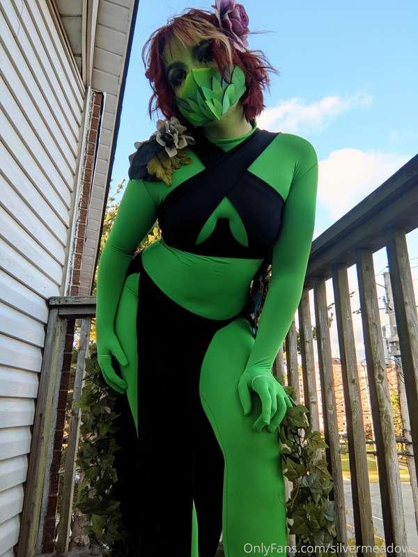 I've put together my Poison Ivy cosplay, I'll have a video f..