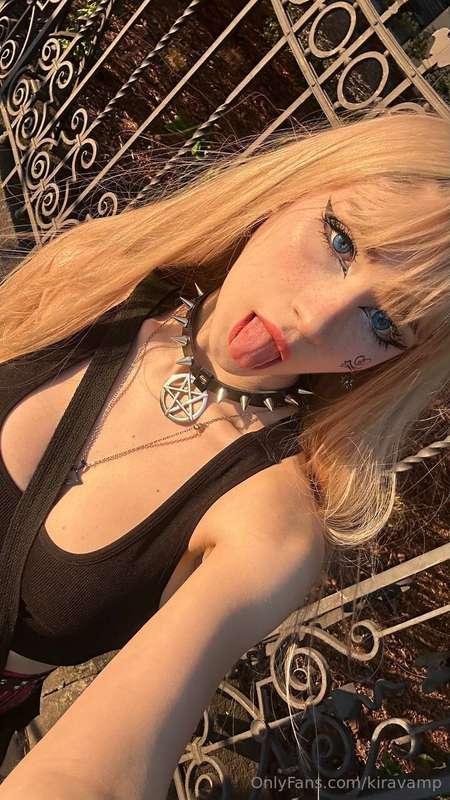 Sunny day, good mood - an excuse to socialize!✨ Don't you th..