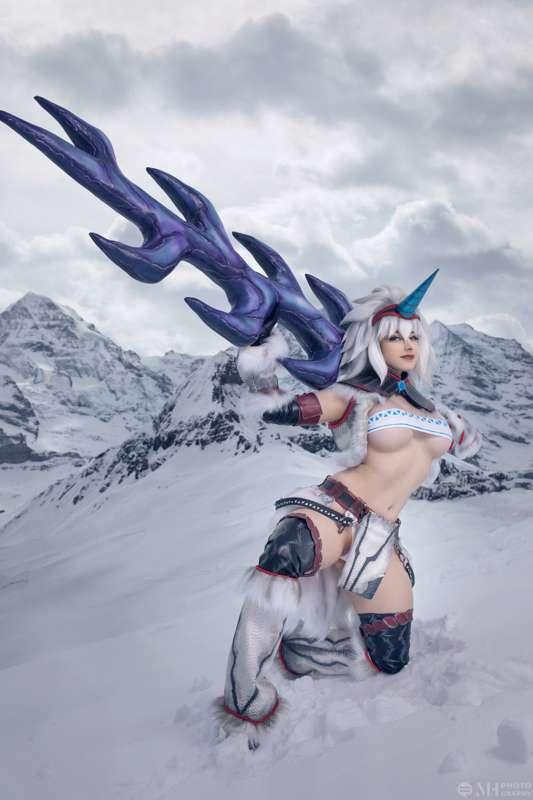 The cold never bothered me anyway! 