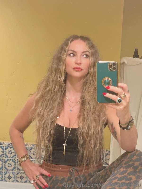 What do you want to see more of?!!! 💋 😎