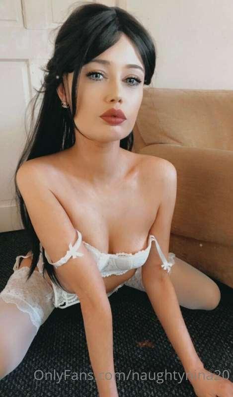 Cute throw backs! LIKE this post and I’ll DM you the pussy/a..