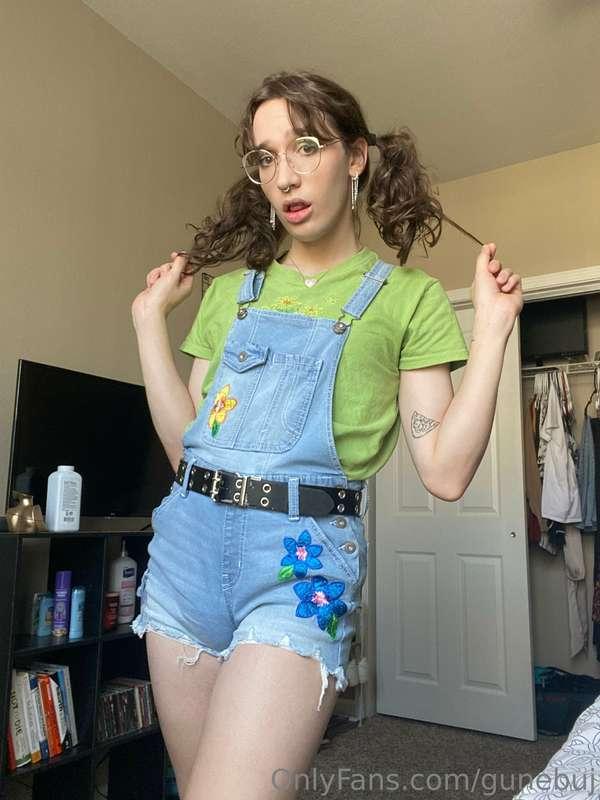 Got some new overalls tell me what you think 🥴