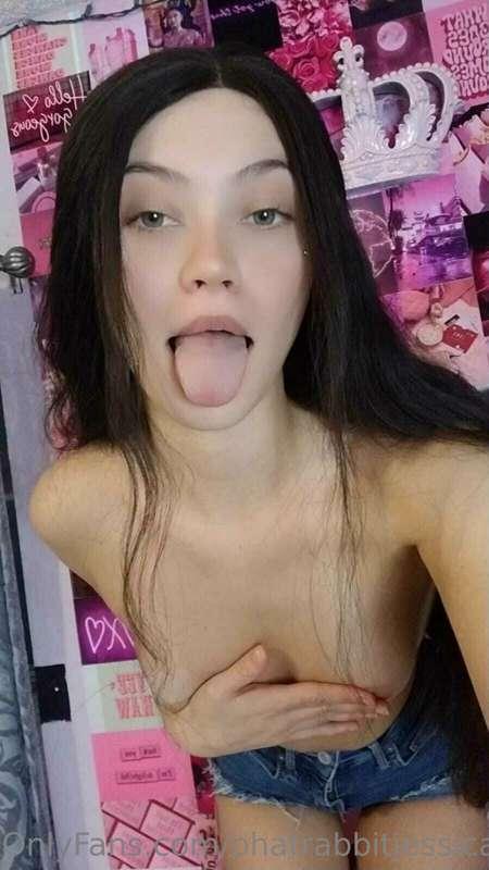 Tip $10 
I’m so horny 
Dm lets sext
 Turn on your rebill now..