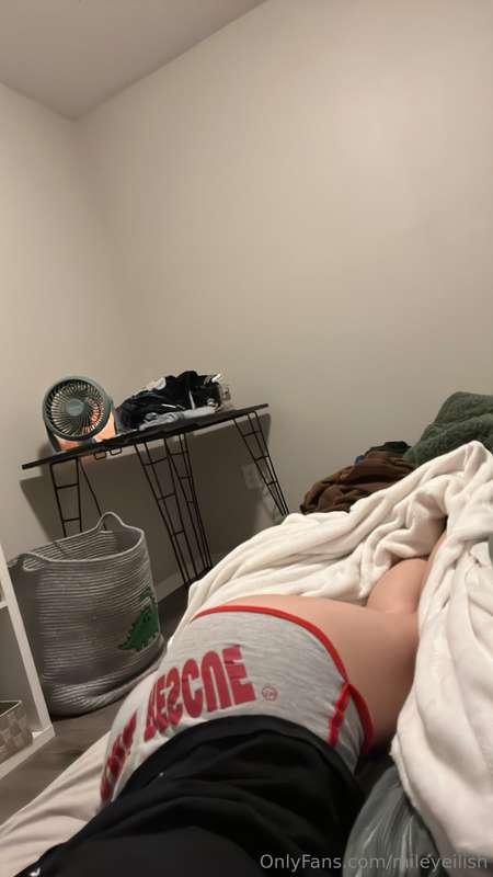 Will you skip dinner and just join me in bed? 😏