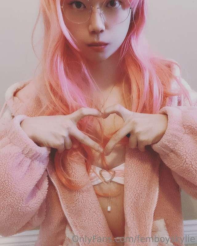 <3