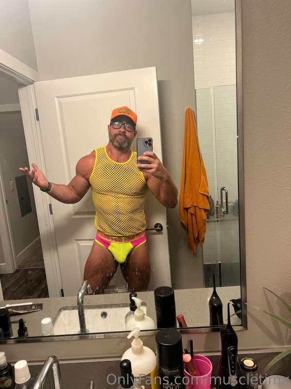 One tired gogo daddy. Now all clean and ready for bed! Fligh..