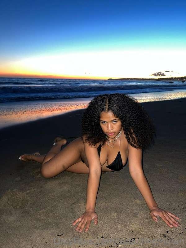 How long do you think I would have to stare at you before yo..