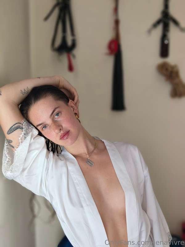 Comment below what you would like to see on my page 😈