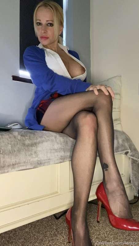 Do you like your office girl ?