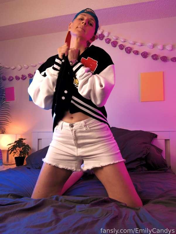 emilyella image #4