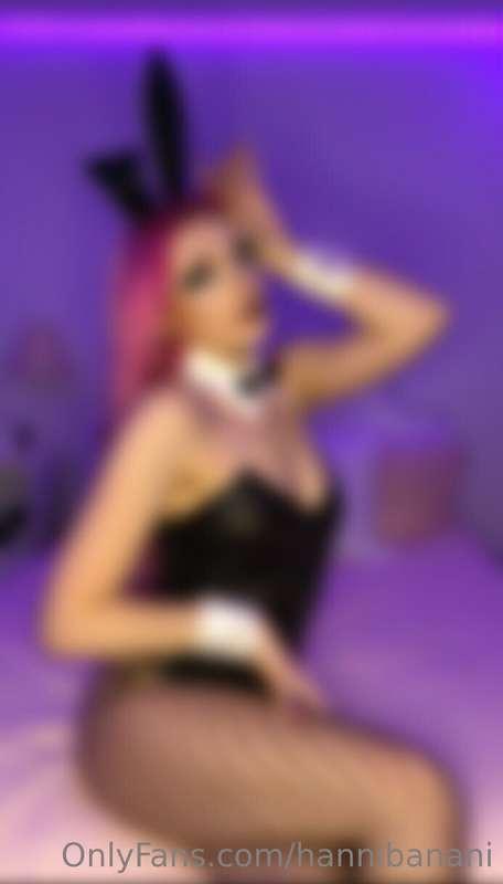 🎃HAPPY HALLOWEEN MONTH🎃 starting off strong a Playboy Bunny ..