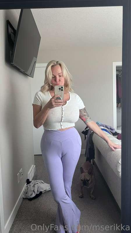 Got some curves 👅