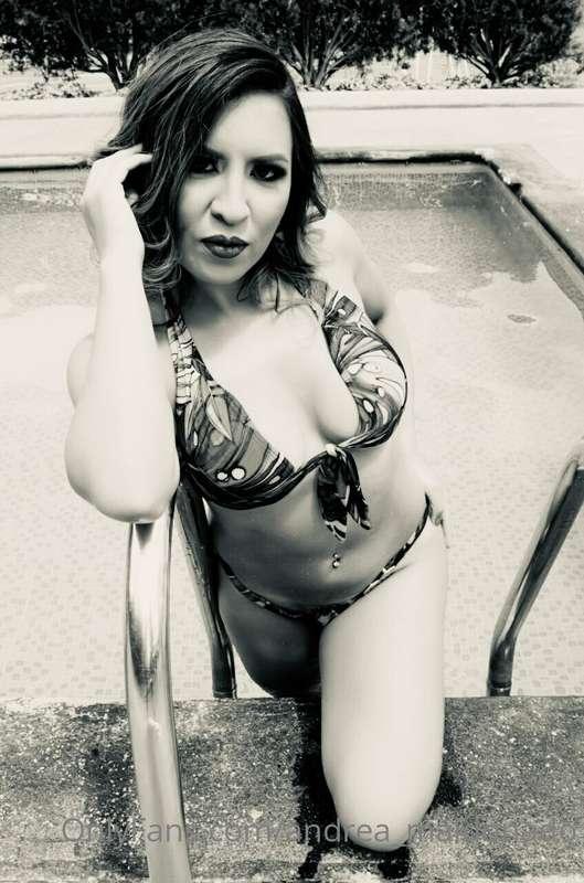 Black and white version!  Versión en blanco y negro!