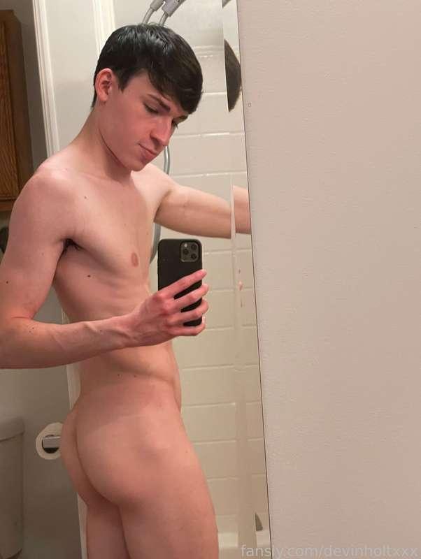 devinholtxxx image #0