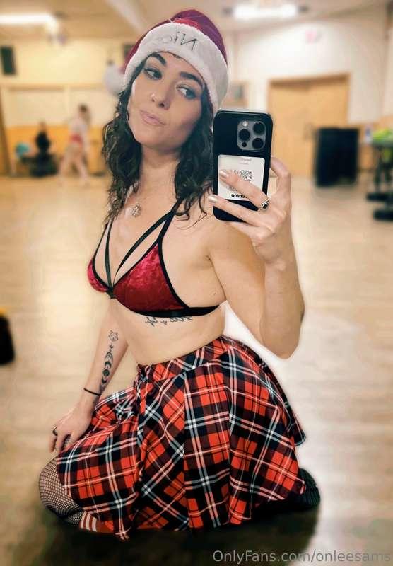 Happy Ho-Ho-Holidays!! 😘😘😘