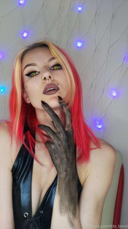Since it's Friday the 13th wanted to share a selfie from one..