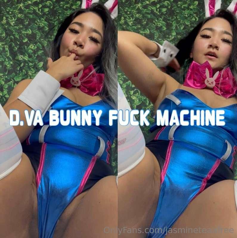 This is how D.Va prepares for her special ✨1v1✨ battles 😳 Th..