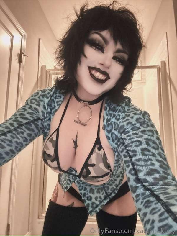 ready to ruin your day in a good way! 👅