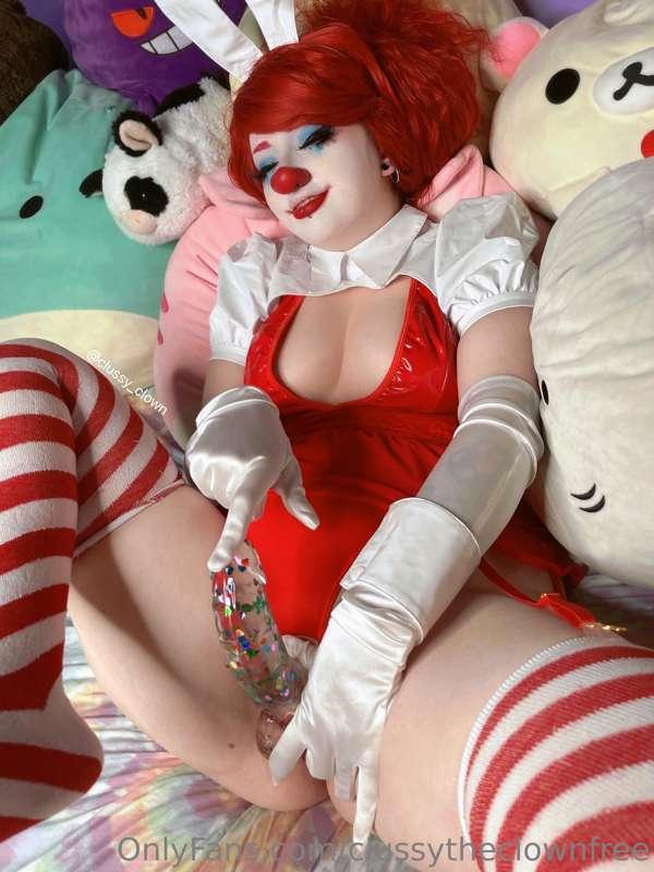 Reminder that there’s a ton of naughty clown content on the ..