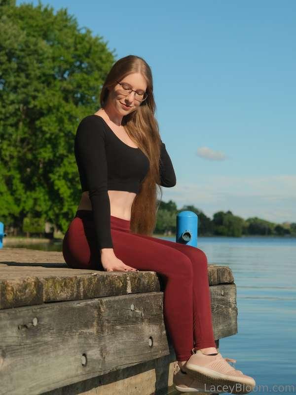 Sit beside me? 😇 @laceybloom