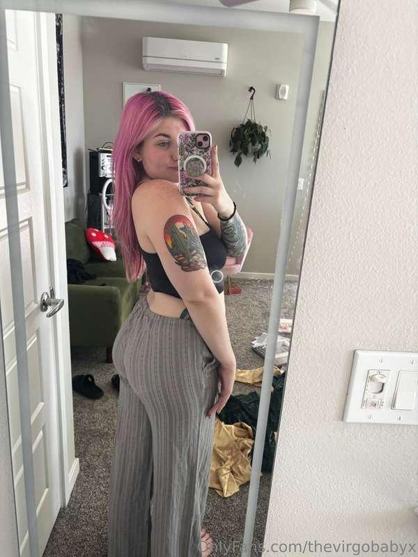 a little tease of skin 💕...with a promise of more to come 🤭