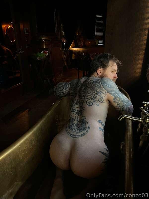 Rub a dub dub it’s my fat ass in a tub