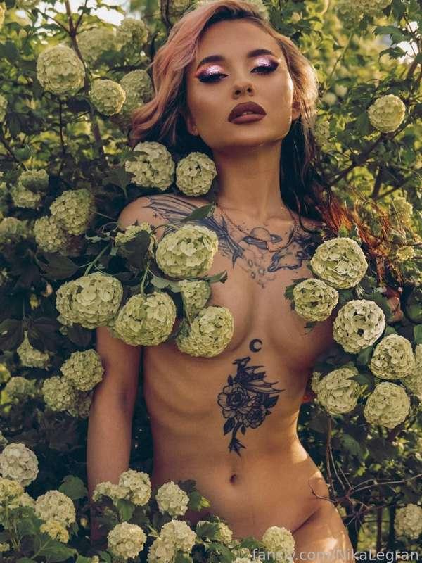 Young and beautiful fairy 🧚‍♀️🪷🪷🪷
#fyp