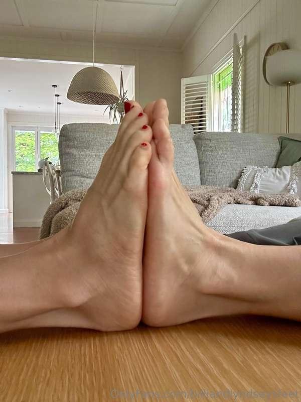 Mucking around today 🦶🏻🦶🏻