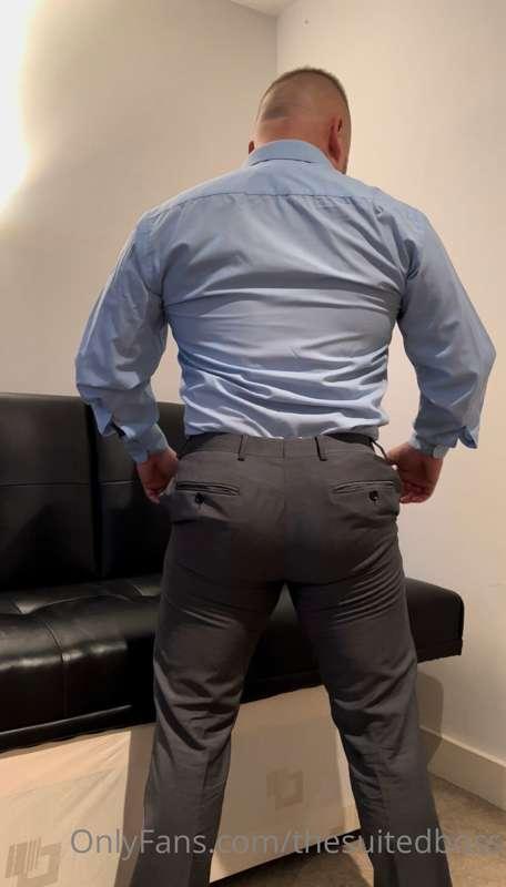 thesuitedboss image #0
