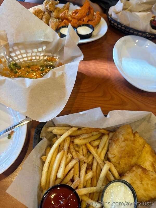 Who wants to take me to lunch? 🤭 