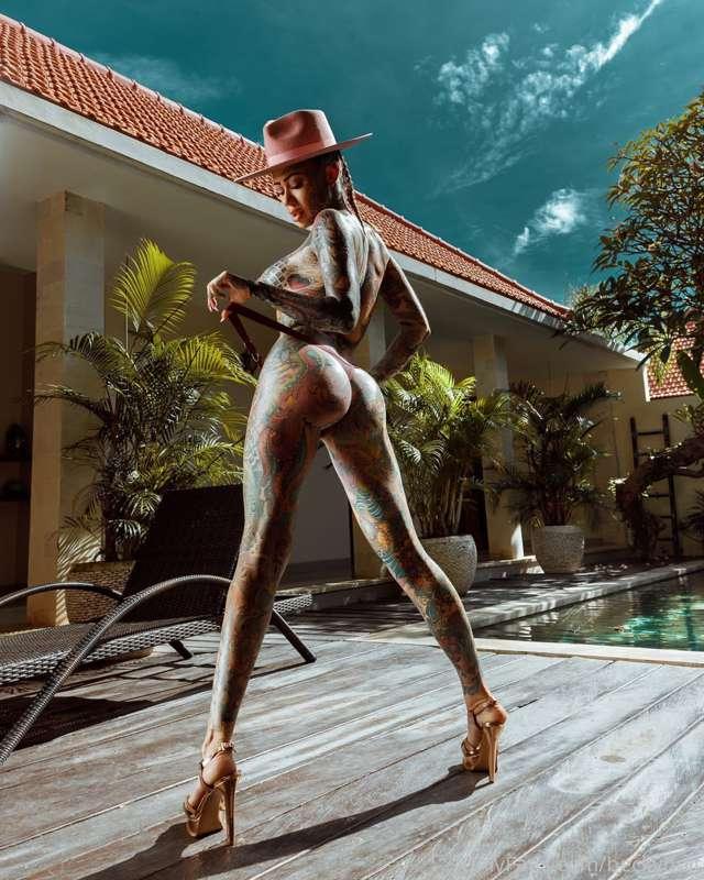 beckyholt image #0
