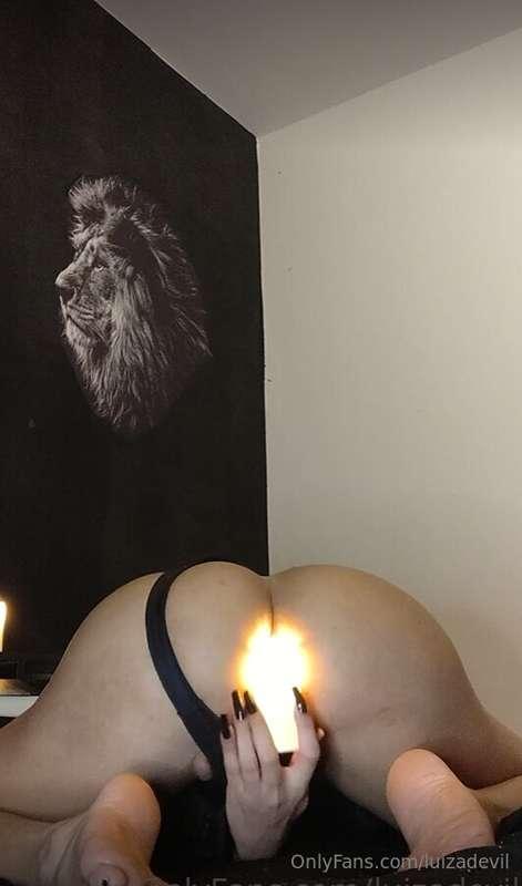 💦 Enjoy how I masturbate and play 🤤 with my ass just for you..