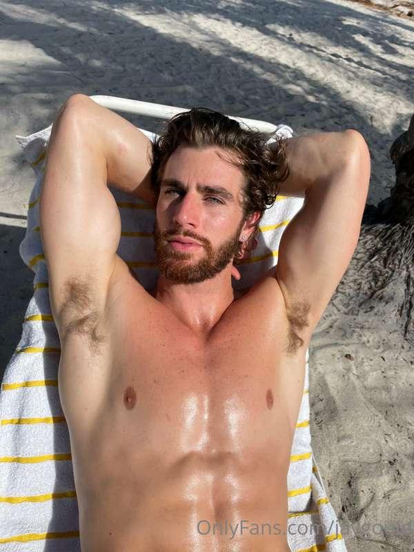 Even my cock needs some vitamin D sometimes ☀️