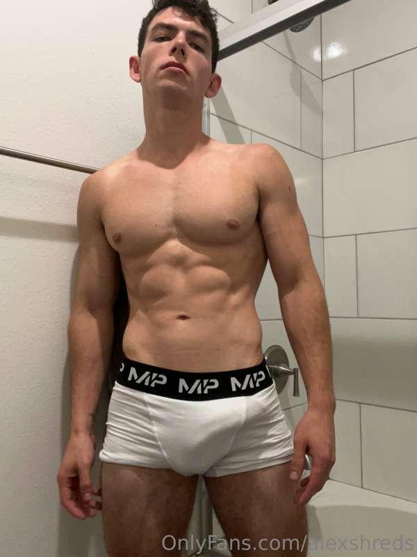 I’m SO HARD.. 🥵🍆 I need your mouth on my dick 🙈