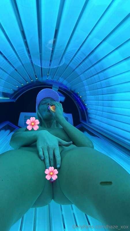 If you wanna watch me fuck my pussy and ass in the tanning b..
