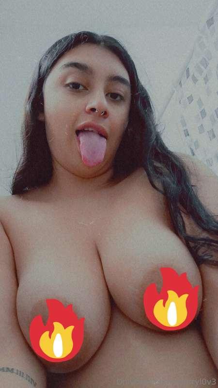 Take a shower with me 🥵 