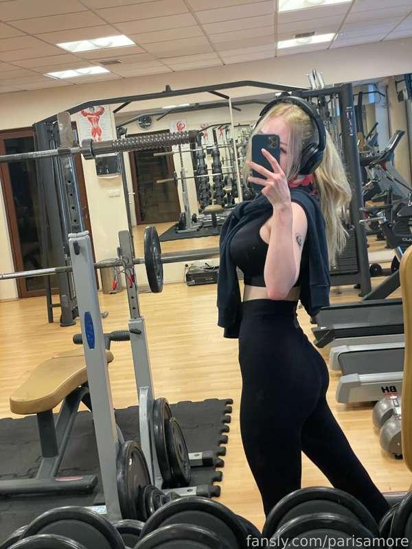 I hope you could join me here🥰

#fyp #blonde #tits #naughty #cutegirl #sexting #nudes #booty #feet #young #hot #ass #blueeyes #girlfriendexperienece