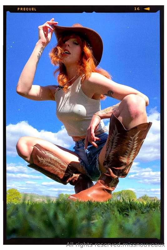 A giant woman - stomp stomp, crunch, smash, slurp… you’re so..