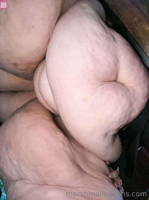Maybe one of the fattest and HOTTEST pics I’ve ever taken?! ..