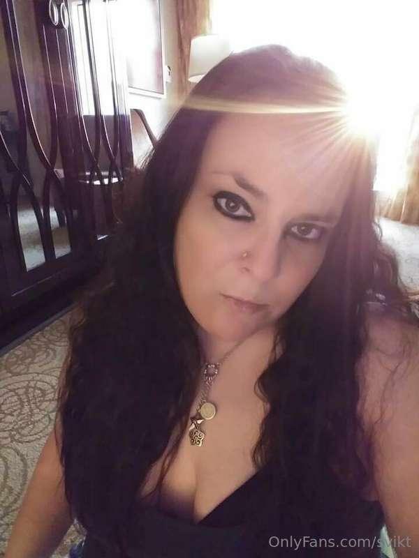 Watch me fuck my pussy baby... 
You won't regret the wetness..