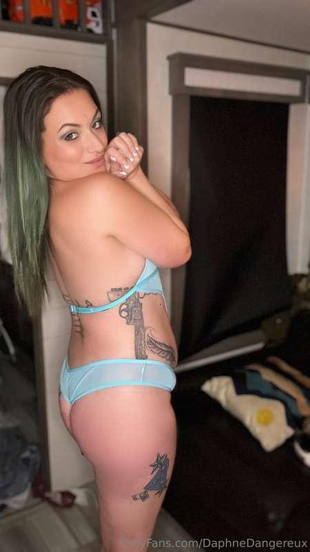 Full sets being uploaded to the VIP 😘💕