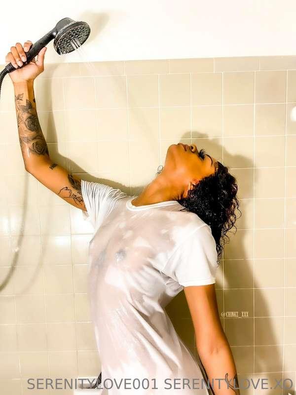 Good morning! Come shower with me baby! 👀