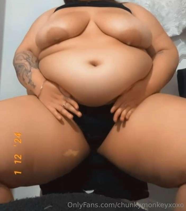 I’m so horny so I thought i’d get my massive belly out 😏