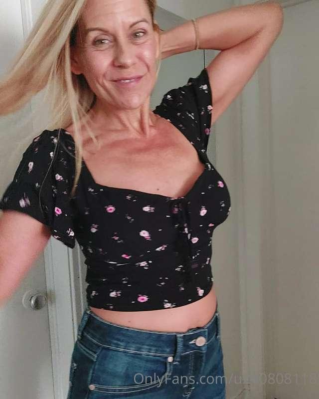 Happy Day my friends! 💜💜💜💜 stop by and say hi 💜💜💜 👅👅👅