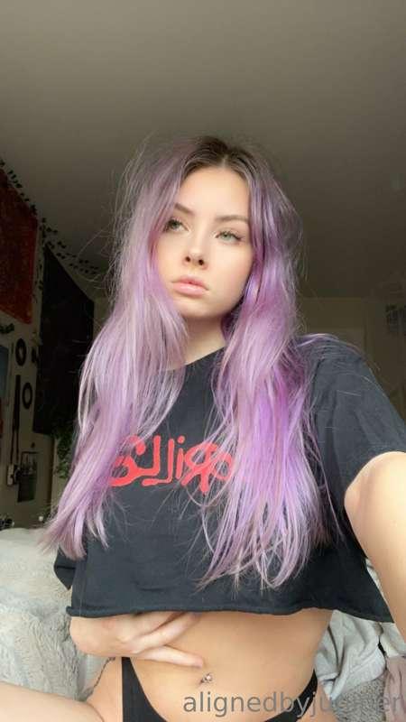 Hey love 💜
Hope you are having a good weekend 🤪
Message me s..