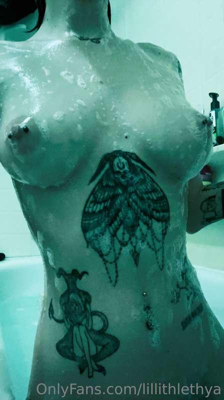 🫧 soapy tiddiez, soapy ass, and practicing throating 🫧