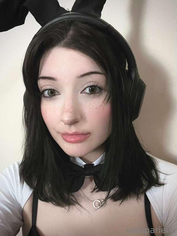 guys is this selfie cute or do i look weird