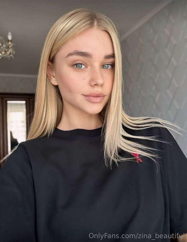 🔥𝗙𝗥𝗘𝗘 𝗢𝗡𝗟𝗬 𝗡𝗢𝗪🔥
This kitty @monroeviolet just turned 18 year..