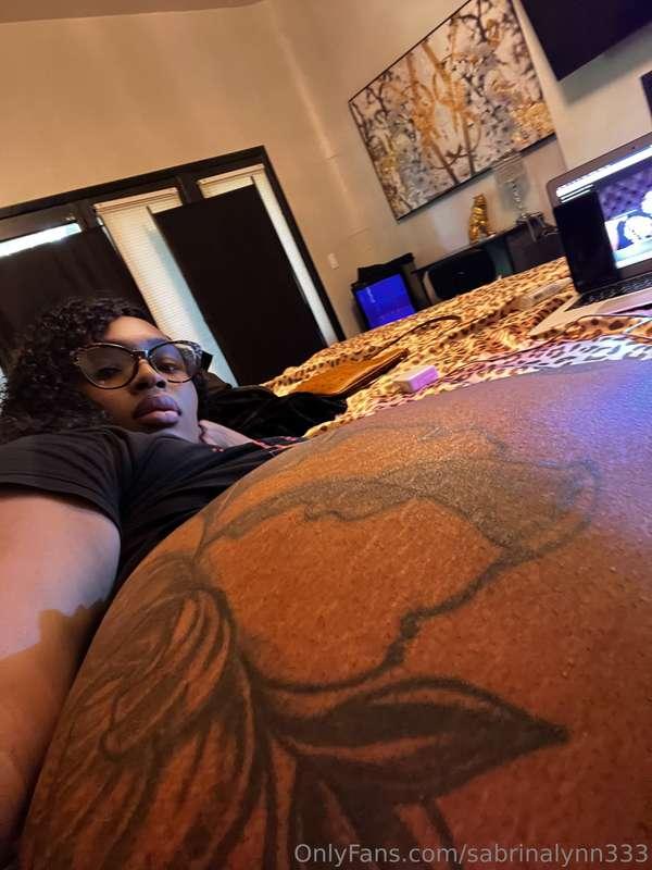 Like if you wanna spread it open and slide it in 😏