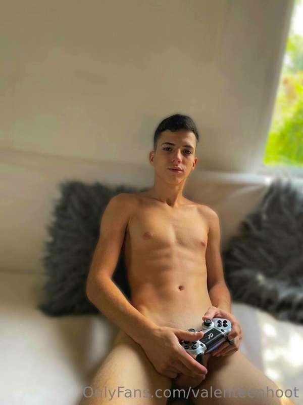 we play the play? Or do you prefer to play with me...😳🙈